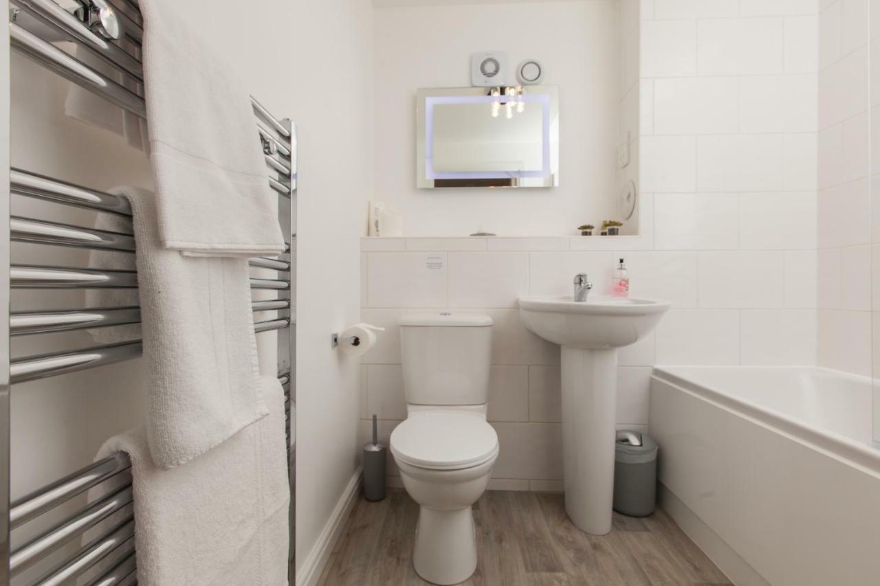 Dunfermline - Luxury Two Bedroom Apartment - Tp Eksteriør billede
